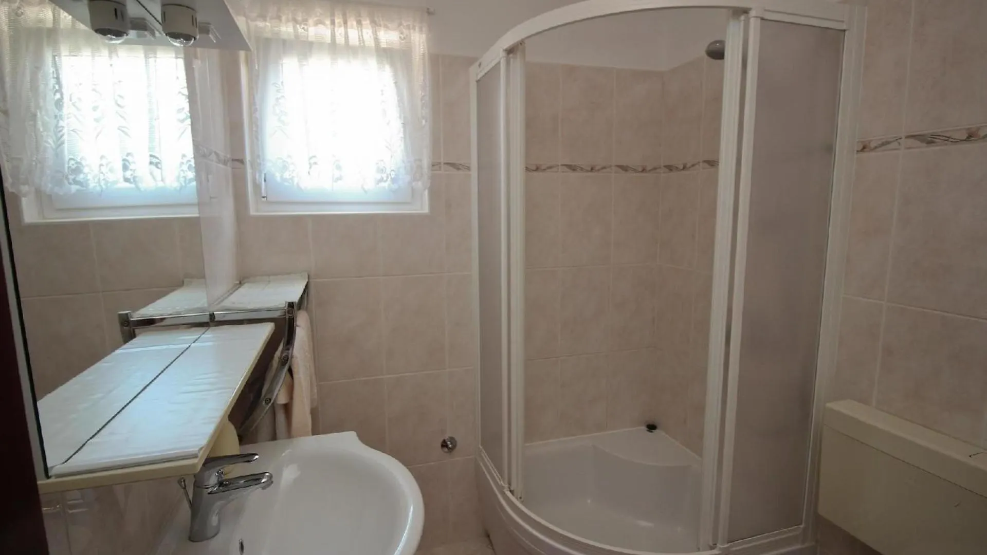 Apartment Ferienwohnung Fuer 4 Personen Ca 60 M In Silo, Adriakueste Kroatien Kroatische Inseln Croatia
